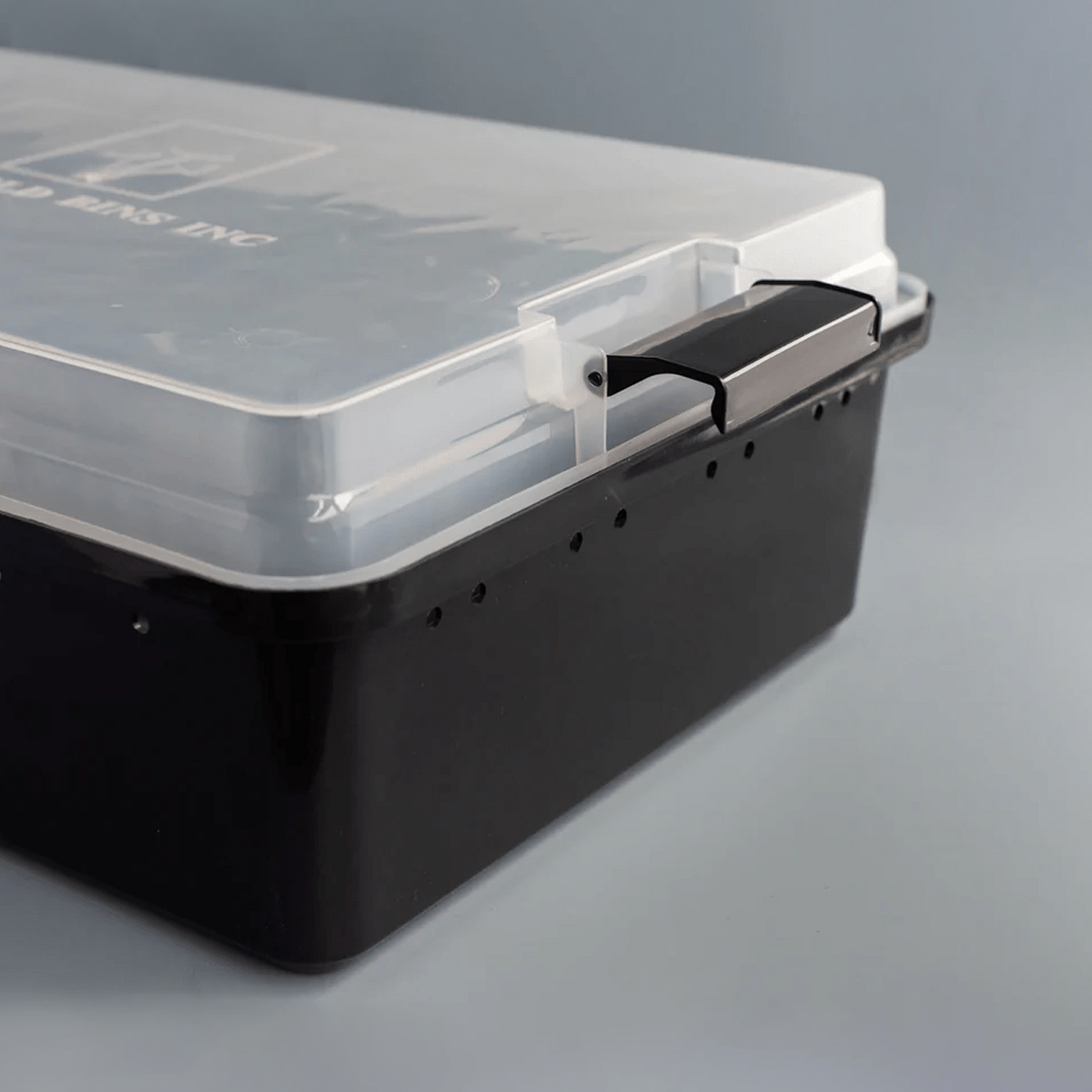 The  Max Yield Bin features pre-punched ventilation holes on the sides of the lid and bottom bin for proper air flow